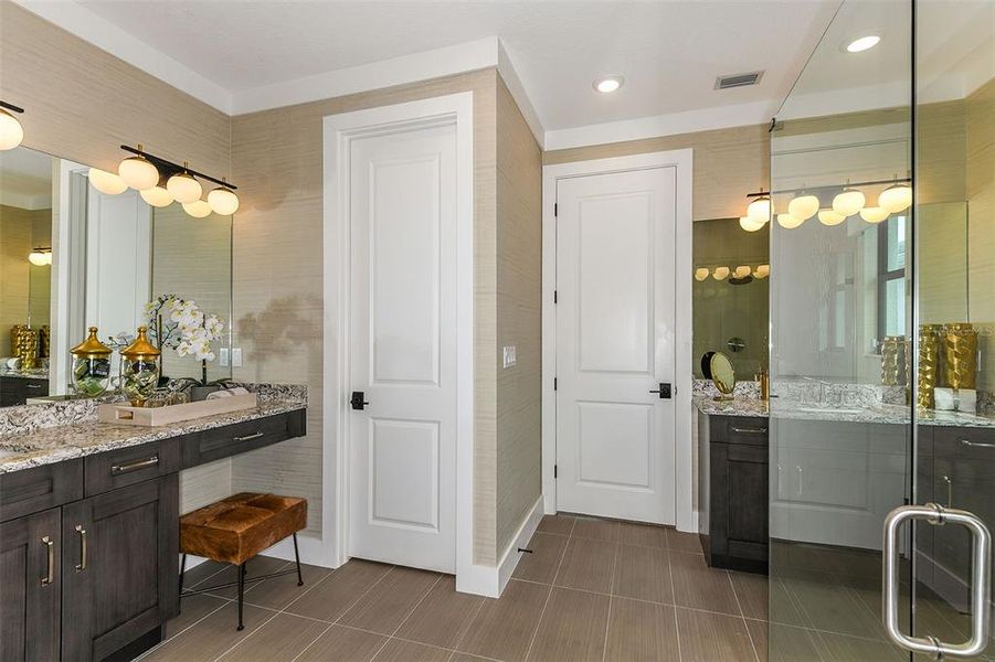 Furnished interior view inside a new home in Cresswind Lakewood Ranch, Lakewood Ranch (Image 38). Furnished interior view inside a new home in Cresswind Lakewood Ranch, Lakewood Ranch (Image 38).