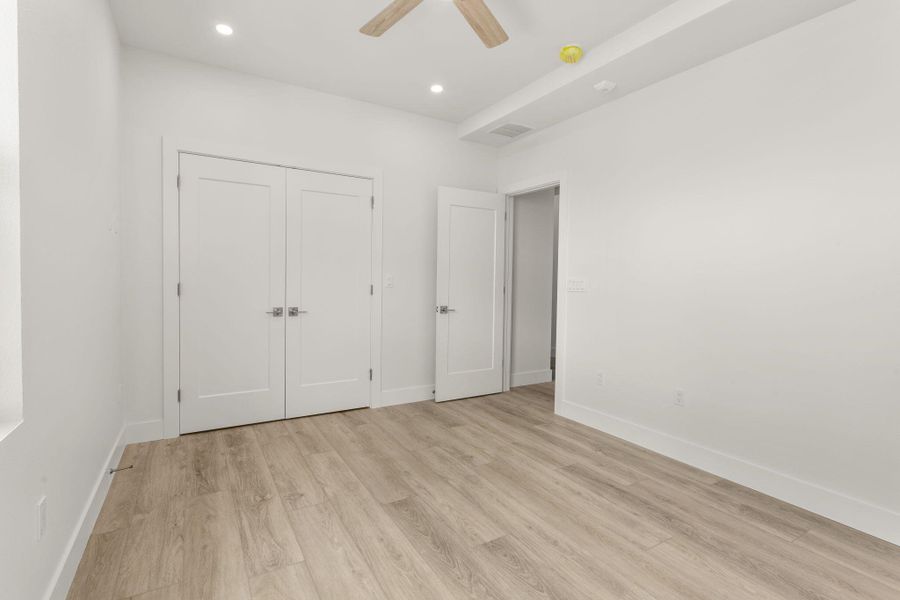 Spacious, unfurnished interior of a new home in , Tierra Verde (Image 23).