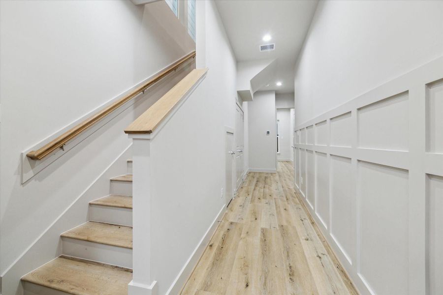 Spacious, unfurnished interior of a new home in , Houston (Image 10).