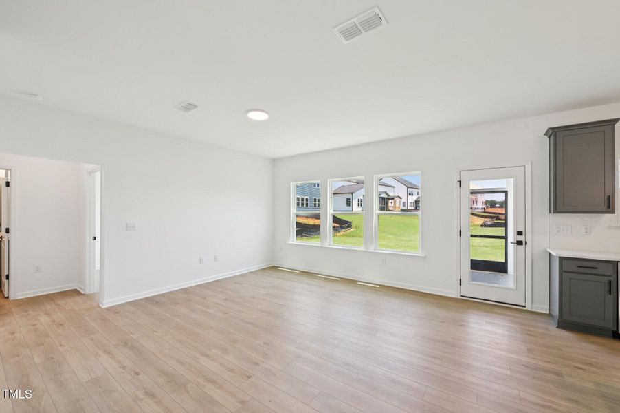 8-web-or-mls-N Stonemill Trl-S0507-008