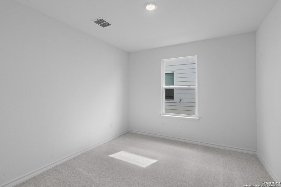 Spacious, unfurnished interior of a new home in Horizon Ridge, San Antonio (Image 13).