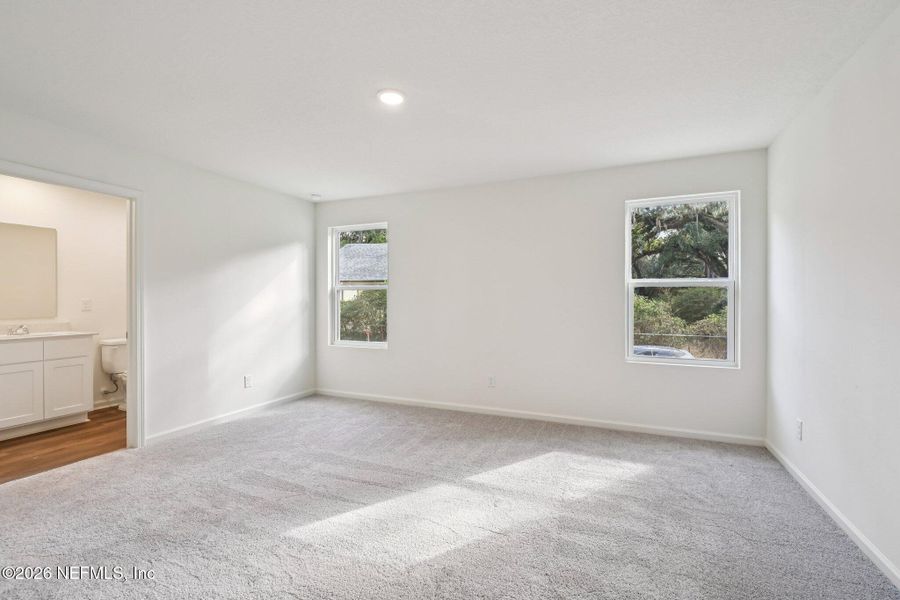Spacious, unfurnished interior of a new home in Kings Landing, Jacksonville (Image 24).