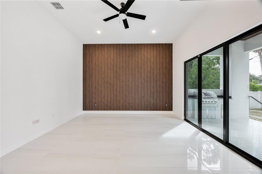 Spacious, unfurnished interior of a new home in , Tampa (Image 40).