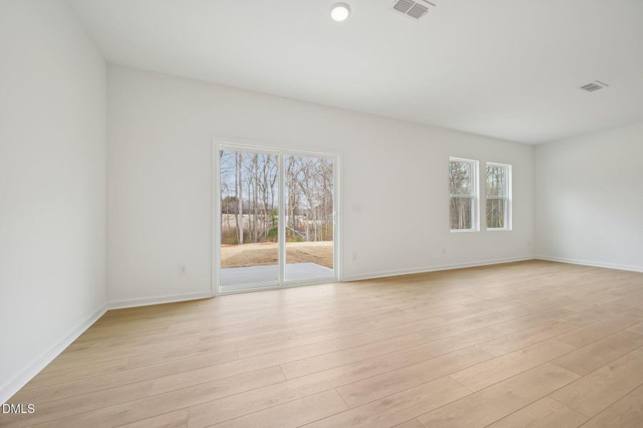 11-web-or-mls-Salers Loop-S1902-011