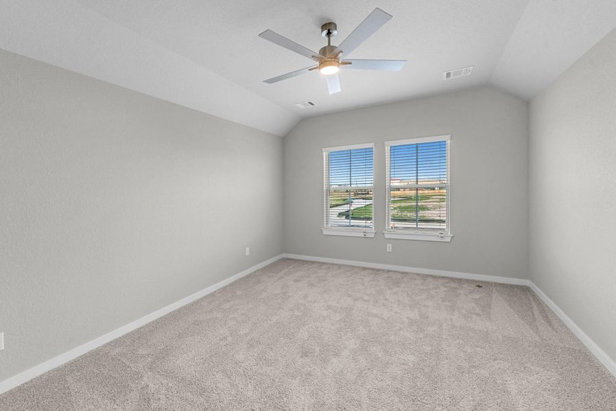 Spacious, unfurnished interior of a new home in Morton Creek Ranch, Katy (Image 25).