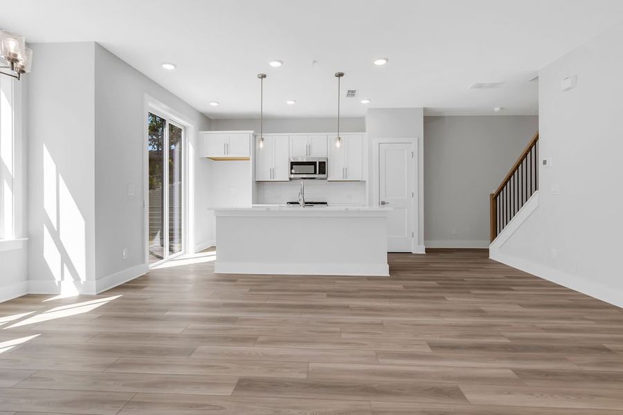 Spacious, unfurnished interior of a new home in Echo Park, Suwanee (Image 23).