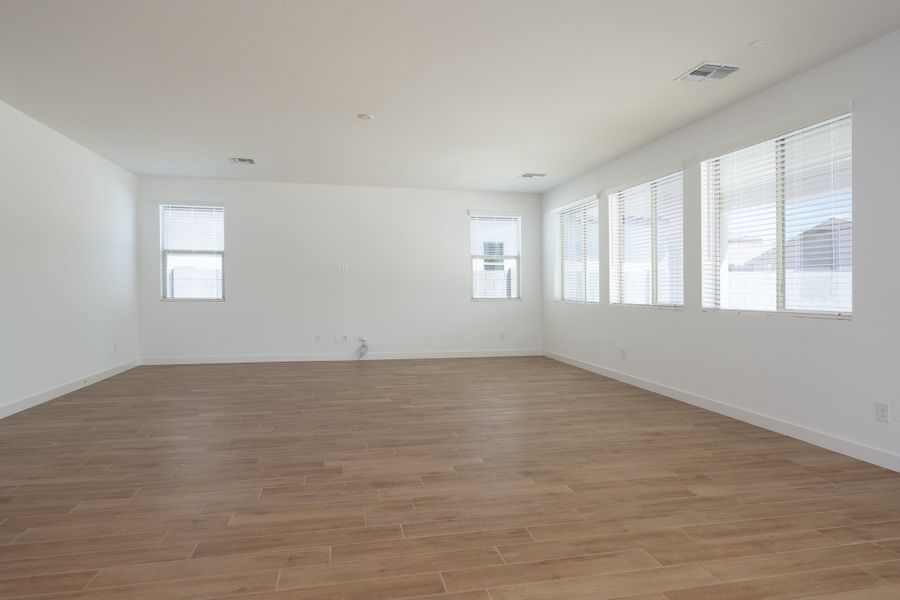 Spacious, unfurnished interior of a new home in Terraza, San Tan Valley (Image 10). Spacious, unfurnished interior of a new home in Terraza, San Tan Valley (Image 10).