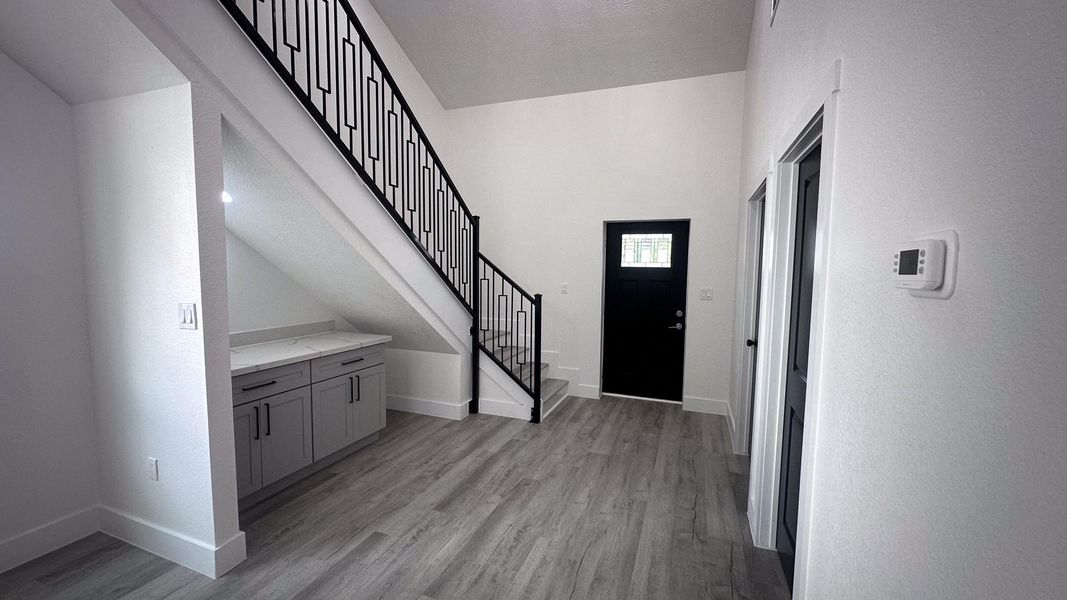 Spacious, unfurnished interior of a new home in , Navasota (Image 17).
