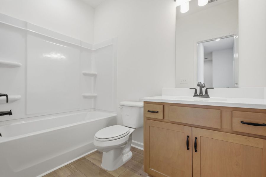 Maddux II Secondary bath