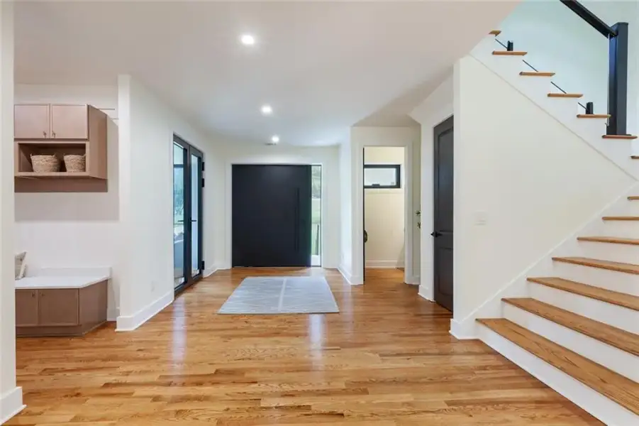 Spacious, unfurnished interior of a new home in , Marietta (Image 27).