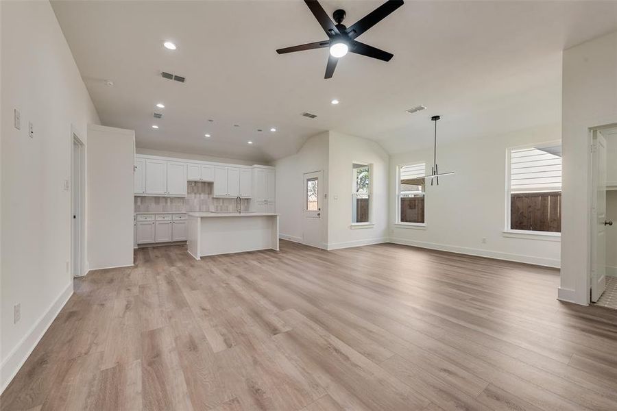 Spacious, unfurnished interior of a new home in , Dallas (Image 13).