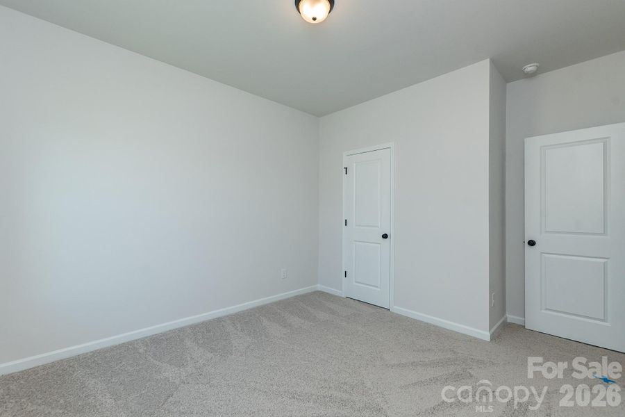 Spacious, unfurnished interior of a new home in Sunset Meadows, Charlotte (Image 26).