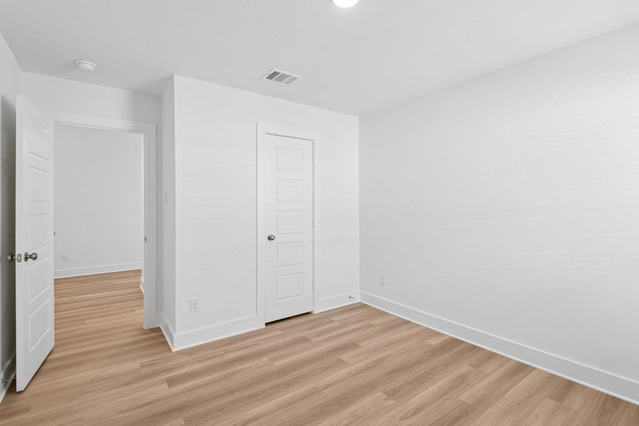 Spacious, unfurnished interior of a new home in Lago Mar, Santa Fe (Image 12). Spacious, unfurnished interior of a new home in Lago Mar, Santa Fe (Image 12).