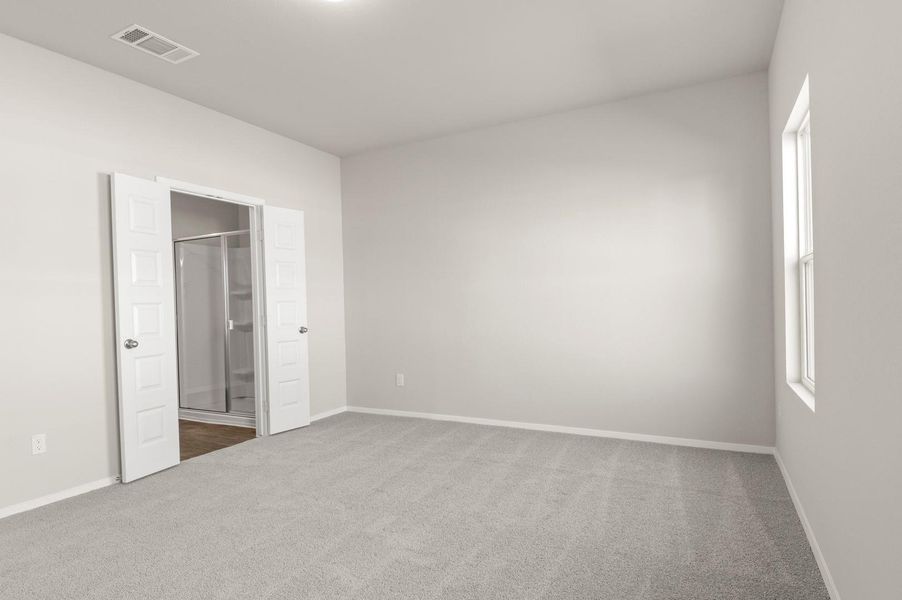 Spacious, unfurnished interior of a new home in Cloverleaf, Austin (Image 27).