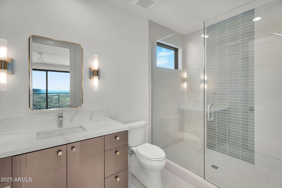 45-web-or-mls-North 39th-45