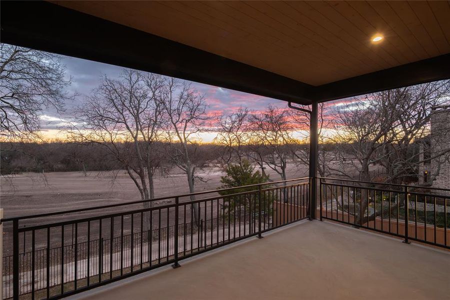 Exterior details and patio area of a home in , Dallas (Image 3).