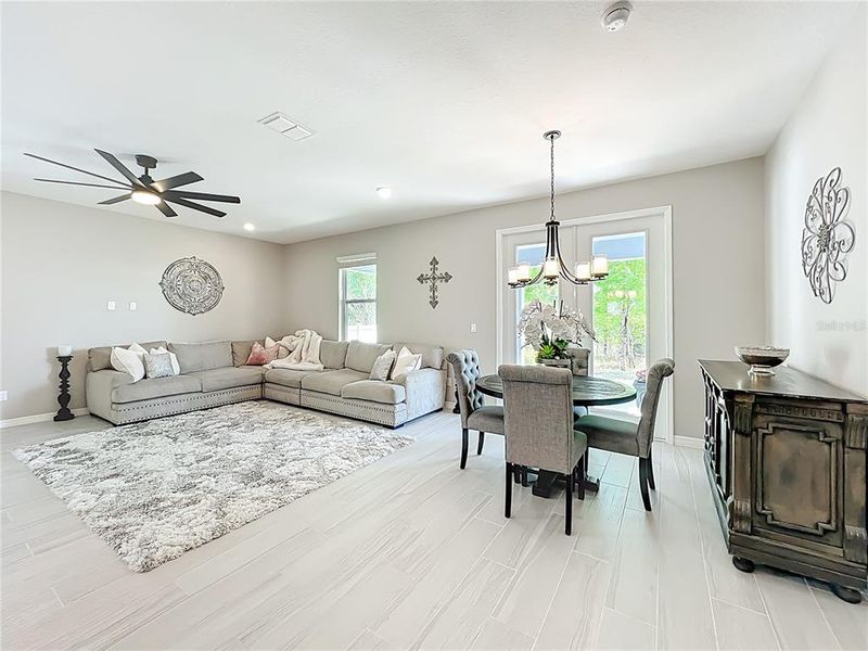 Furnished interior view inside a new home in , Clermont (Image 37).