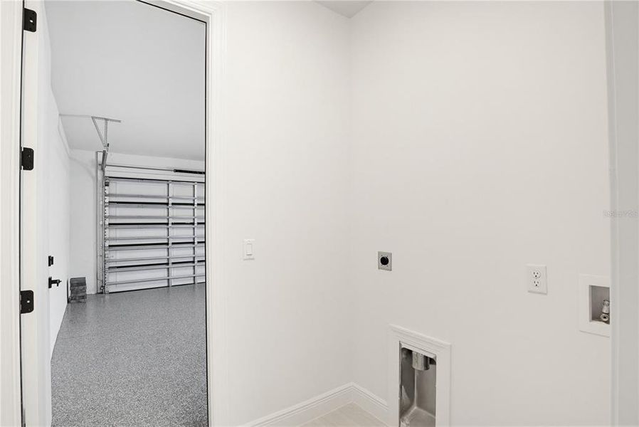 Spacious, unfurnished interior of a new home in , North Port (Image 38).