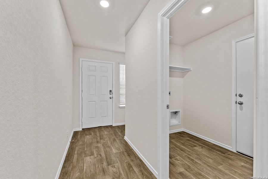 Spacious, unfurnished interior of a new home in Applewood, San Antonio (Image 20).