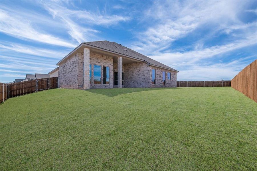 Exterior details and patio area of a home in , Waco (Image 29).