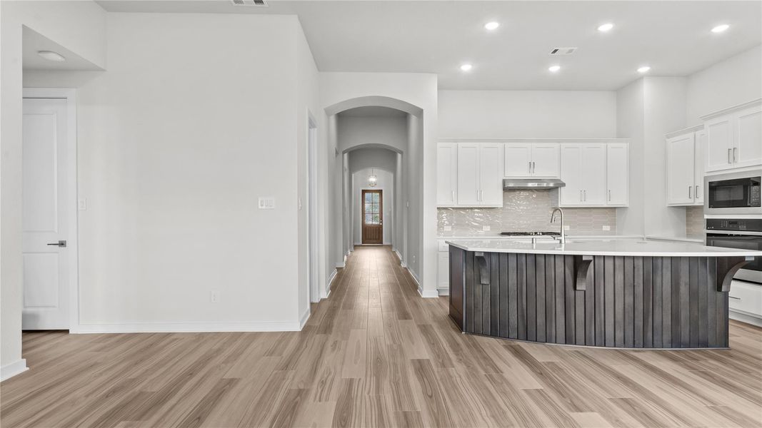 Spacious, unfurnished interior of a new home in , Conroe (Image 35). Spacious, unfurnished interior of a new home in , Conroe (Image 35).