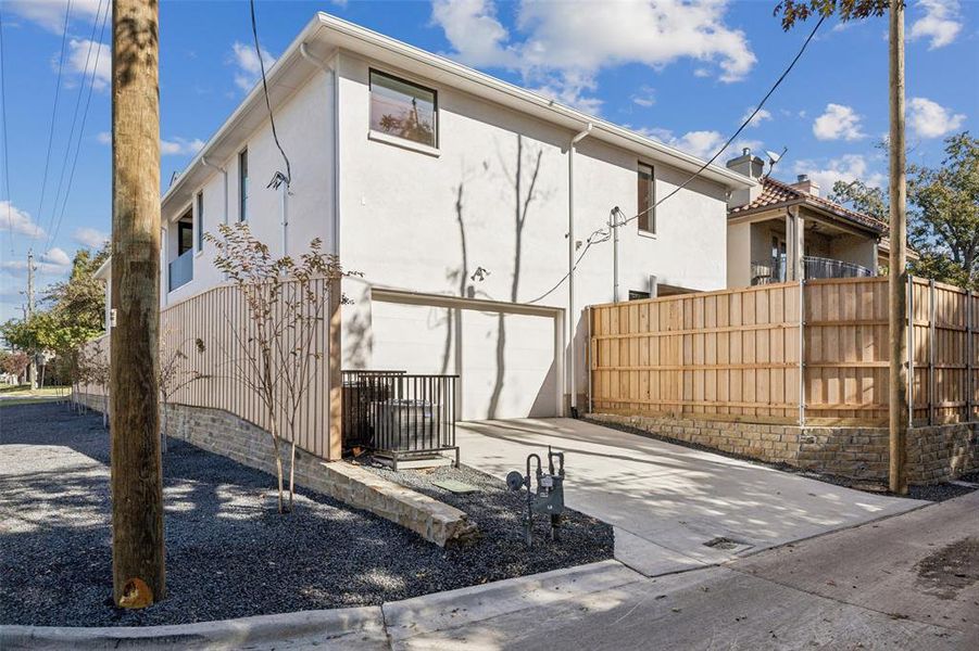 Exterior details and patio area of a home in , Dallas (Image 25).