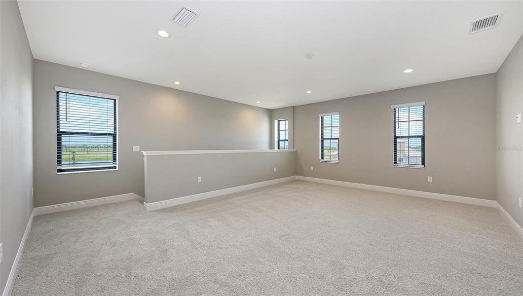 Spacious, unfurnished interior of a new home in Palm Grove, Lakewood Ranch (Image 25).