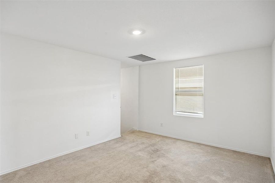 Spacious, unfurnished interior of a new home in Trinity West, Dallas (Image 21).