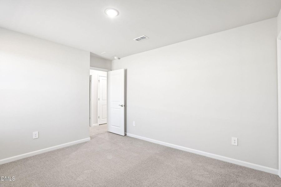 37-web-or-mls-Raleigh- River Glen-38 Hof