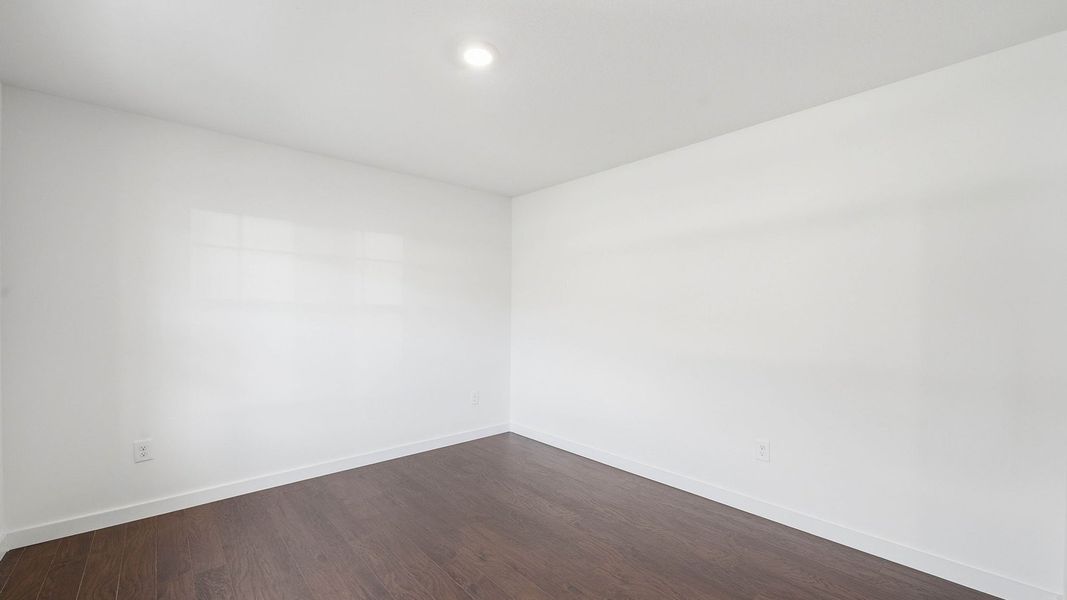 Spacious, unfurnished interior of a new home in Emory Creek, Harriman (Image 15).