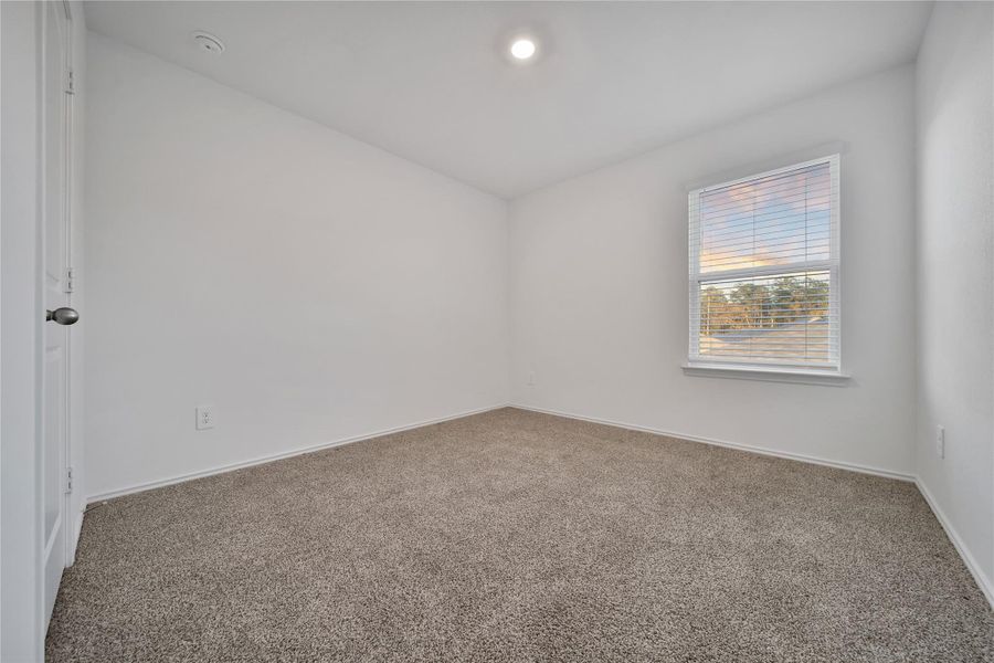 Spacious, unfurnished interior of a new home in Breckenridge Forest, Spring (Image 24).