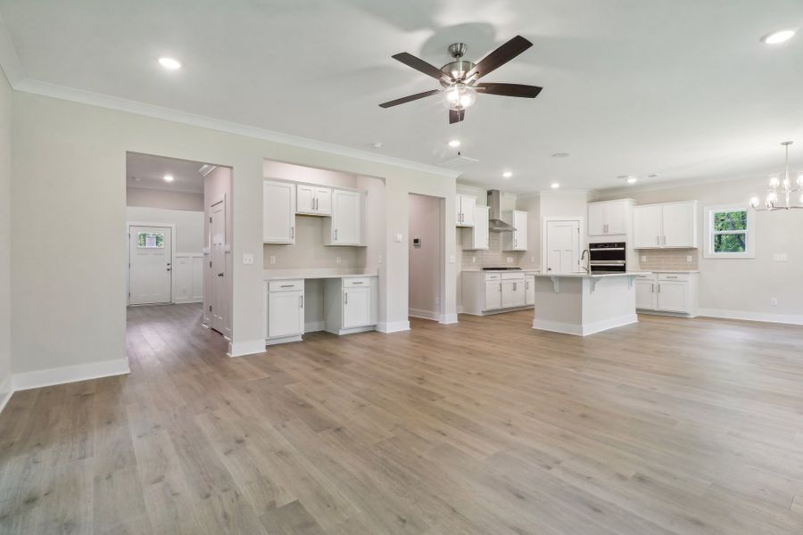 Representative unfurnished interior of a home built from the Collin II by Great Southern Homes in Cross Creek Golf Club, Seneca (Image 17). Representative unfurnished interior of a home built from the Collin II by Great Southern Homes in Cross Creek Golf Club, Seneca (Image 17).