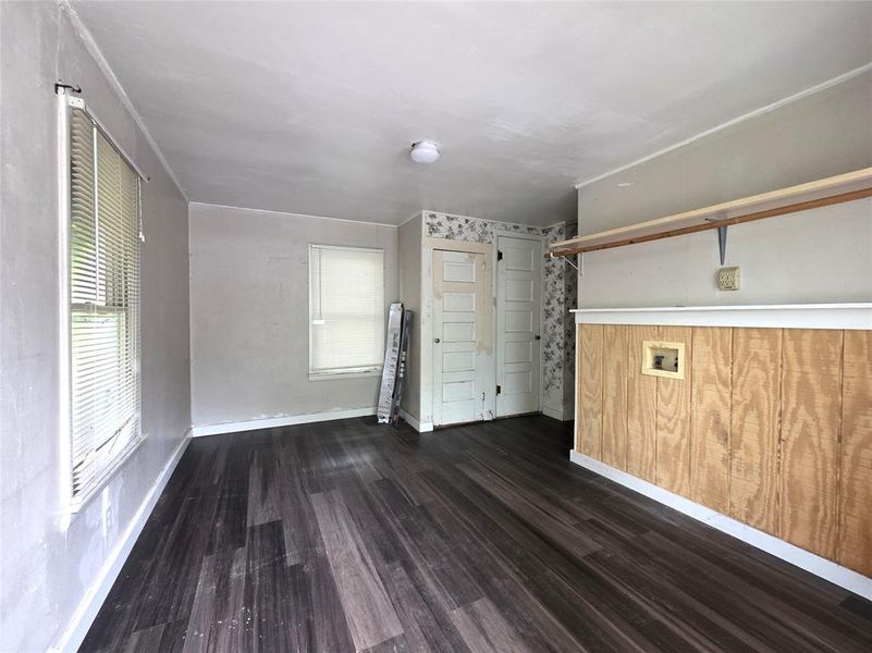 Spacious, unfurnished interior of a new home in , Brownwood (Image 9).