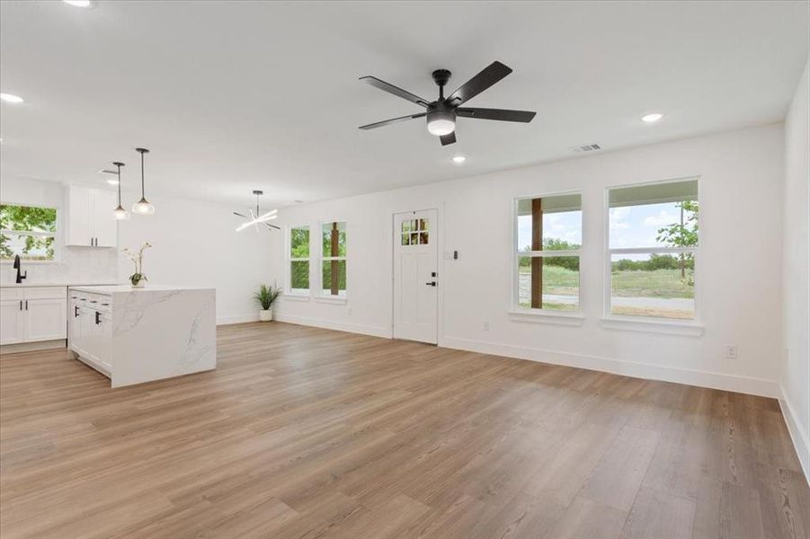 Spacious, unfurnished interior of a new home in , Hillsboro (Image 13).