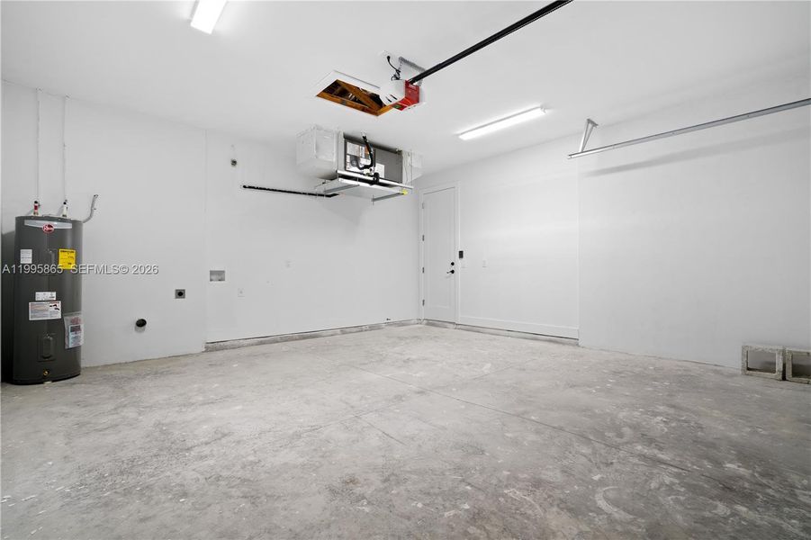 Spacious, unfurnished interior of a new home in , Lehigh Acres (Image 30). Spacious, unfurnished interior of a new home in , Lehigh Acres (Image 30).