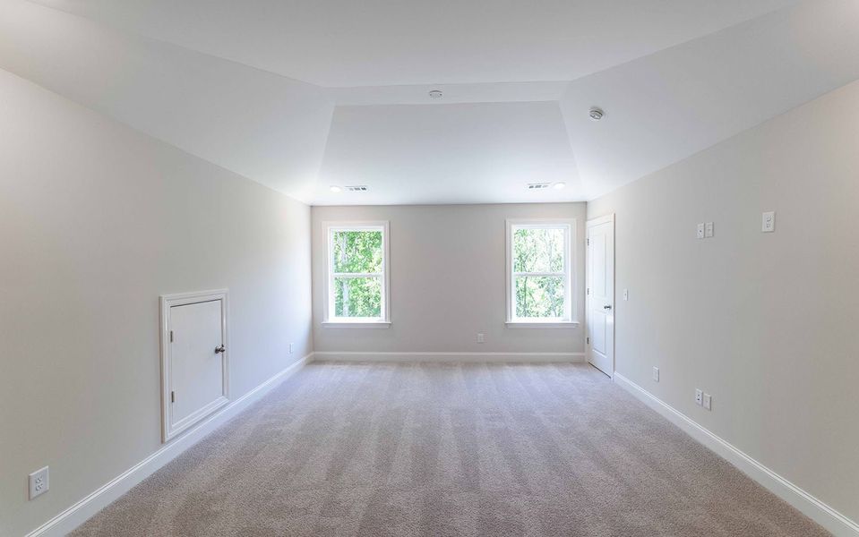 Spacious, unfurnished interior of a new home in The Retreat at Norman Farm, Hendersonville (Image 21).