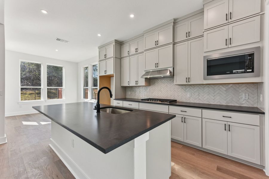 16 web or mls Robin Trail S0401 016