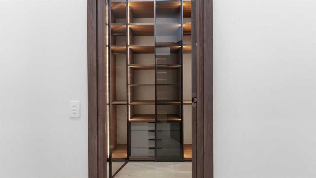 MASTER CLOSET MASTER CLOSET