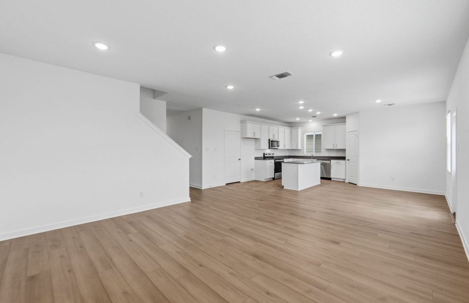 Spacious, unfurnished interior of a new home in Skyview, Belton (Image 35).