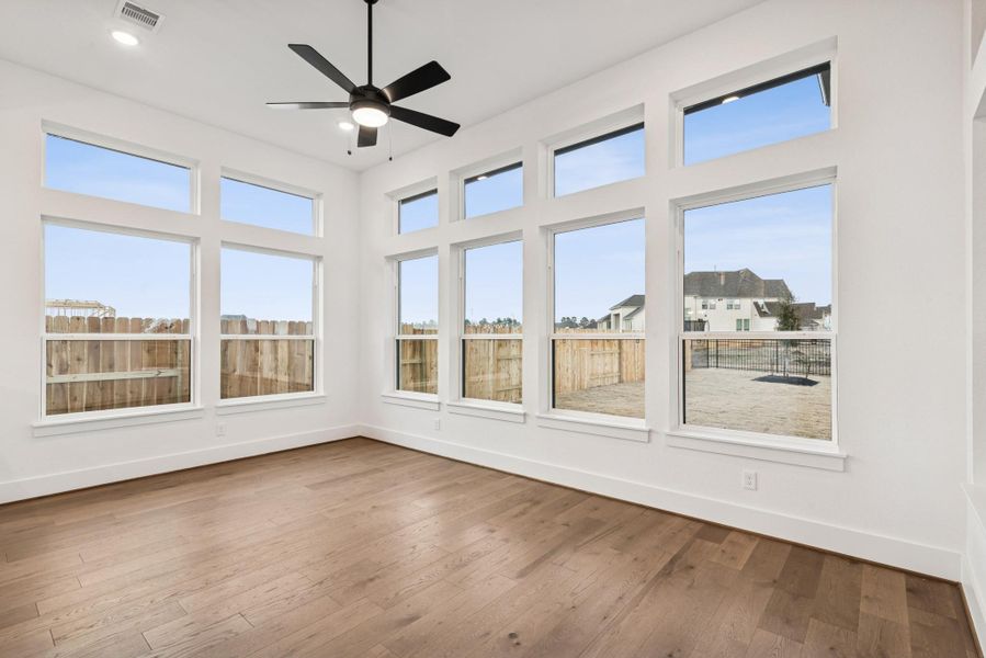 Spacious, unfurnished interior of a new home in Briarley, Montgomery (Image 17).