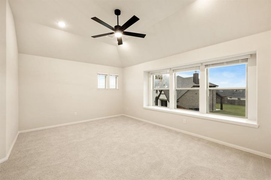 Spacious, unfurnished interior of a new home in Sunrise at Garden Valley 60-79, Waxahachie (Image 31).