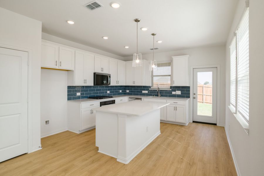 Furnished interior view inside a new home in Saratoga, Aubrey (Image 6).