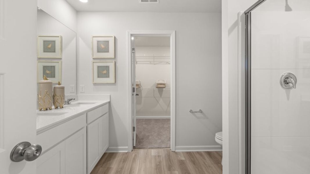 Ironwood owner's suite bathroom