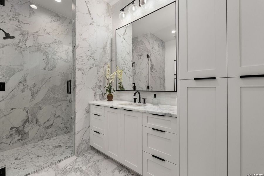 Furnished interior view inside a new home in , Boerne (Image 34).