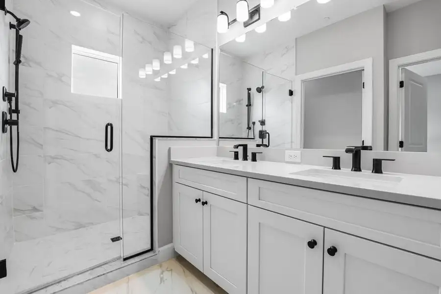 Furnished interior view inside a new home in Seahaven, Punta Gorda (Image 3).