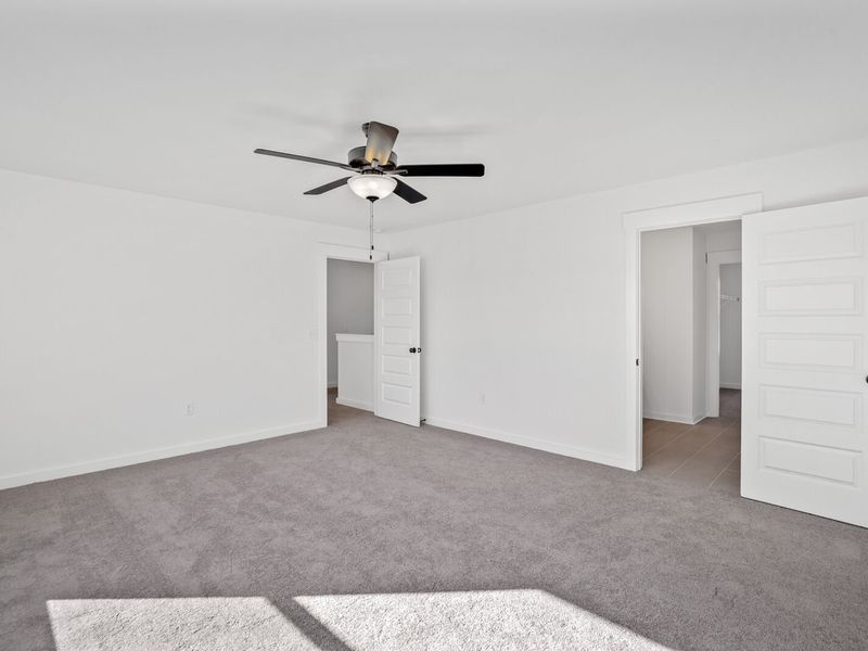 Spacious, unfurnished interior of a new home in Woods Crossing, Gallatin (Image 32).