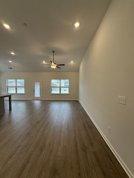 Spacious, unfurnished interior of a new home in Bradley Bend, Ashland City (Image 11).