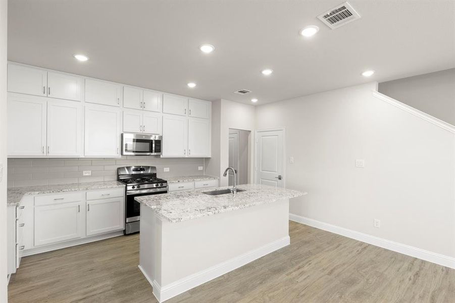 06. 2315 Aspen Chase - Kitchen (3)