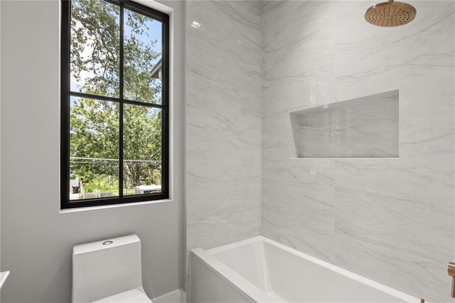 Furnished interior view inside a new home in , Orlando (Image 33).