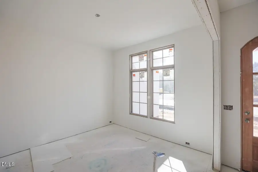 GQ6A1517 (Medium) GQ6A1517 (Medium)